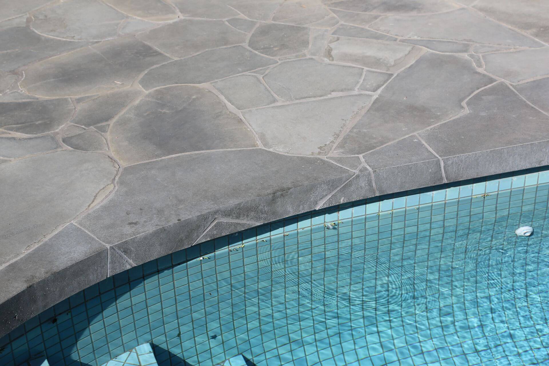 Bluestone Sawn Paver Crazy Pool
